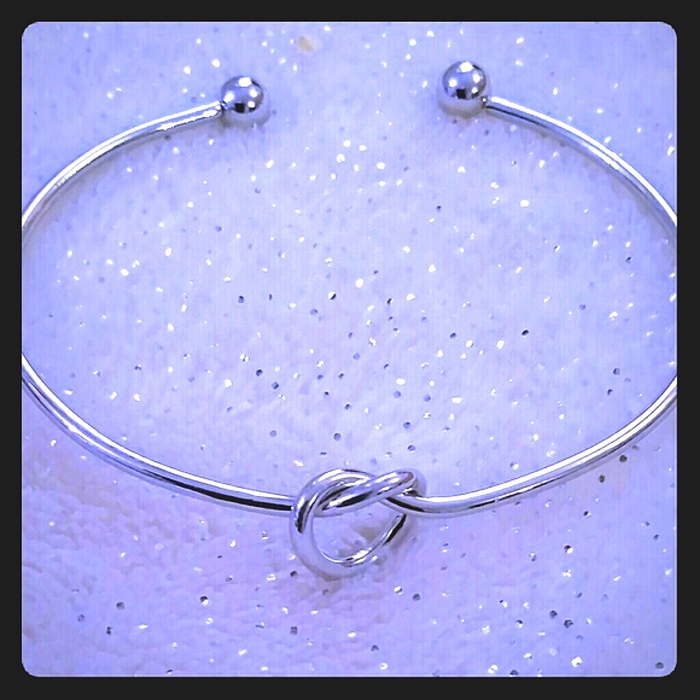 Silver love knot bangle silver bracelet NWT - Picture 3 of 7
